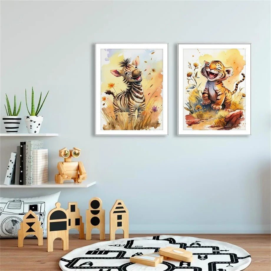 Poster: Cuccioli della Savana - Poster per camera dei bambini con piccoli animali della savana - Zebra - 20x30cm