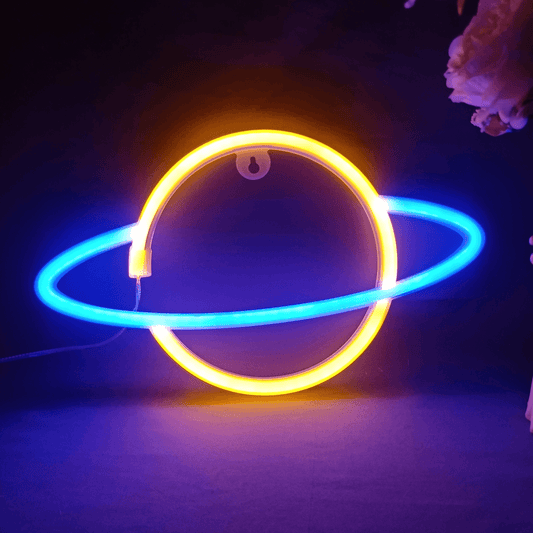 Insegne Neon : Saturno - Insegne al neon, con batterie e presa usb. Led a basso consumo. Vari colori disponibili. - Giallo e Blu -